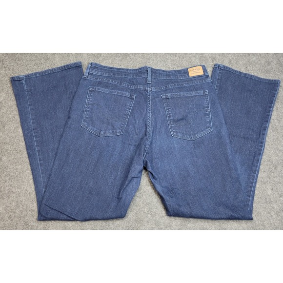 Levi's Other - Levis Jeans Womens 32x30 Y2K Streetwear Comfort Mid Rise Bootcut Leg Cowgirl